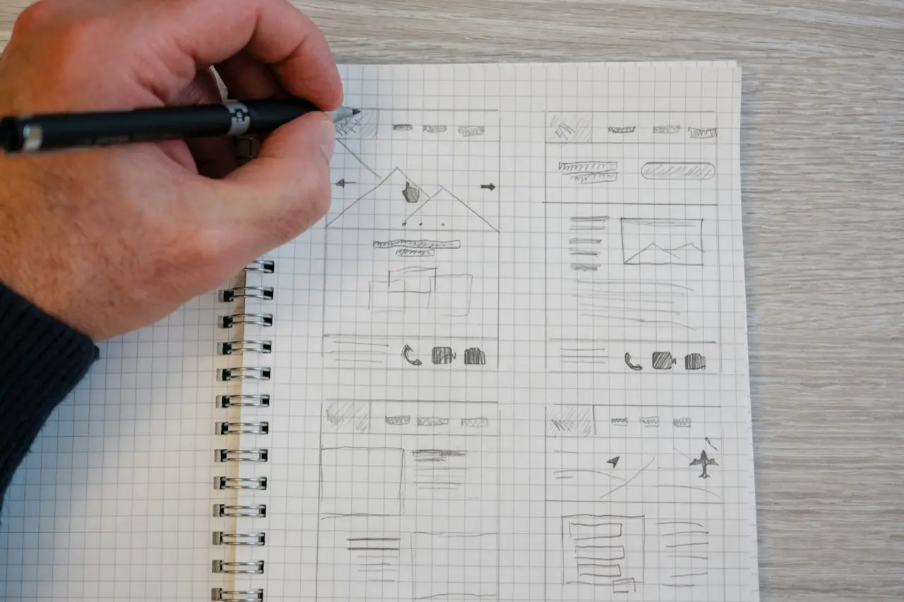 Two CV template previews showing classic and modern layouts side by side
